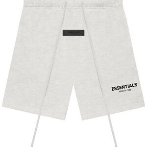 Fear of God Essentials Shorts in Light Oatmeal
